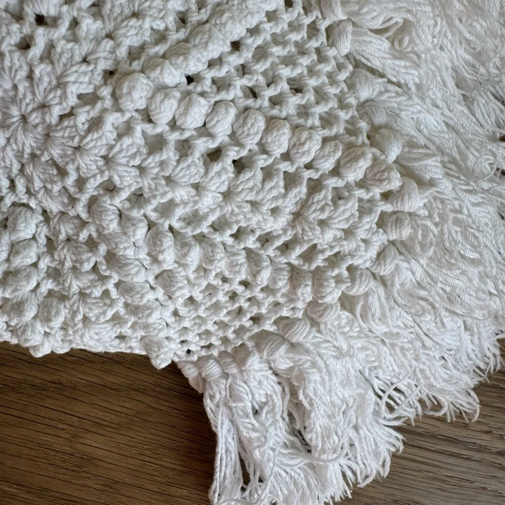 Vtg Hand Crocheted Bedspread Coverlet Floral Stitch Boho Cottage Bed Fringe